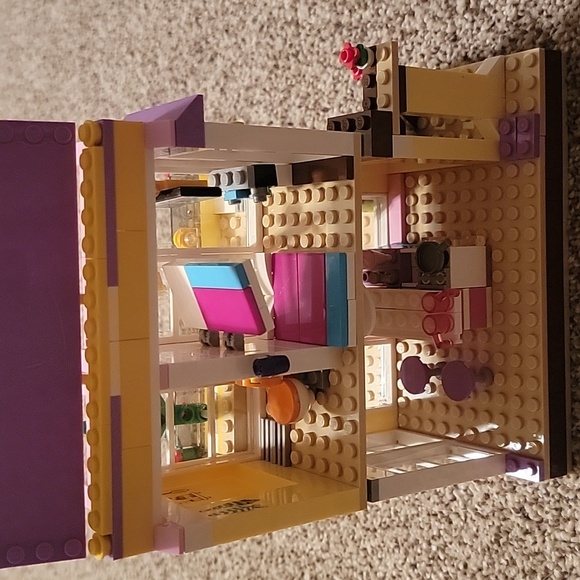 Lego Friends Stephanie's Beach Houae - Picture 3 of 6